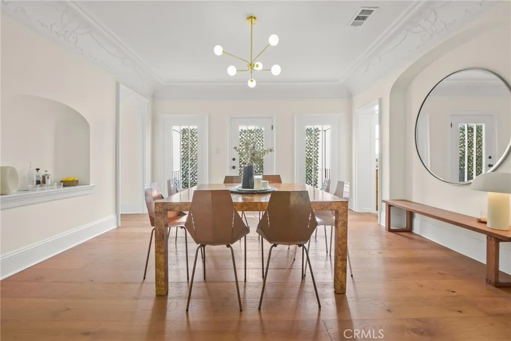 322 S Kingsley Drive, Los Angeles, California 90020 home-pic-6